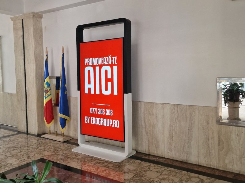 Publicitate digitală indoor cu EkoGroup: mesajul potrivit, în contextul potrivit